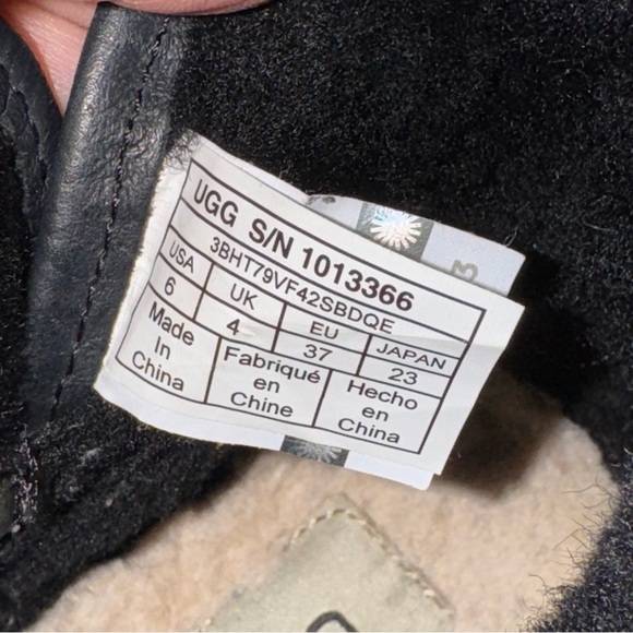 UGG Lavelle Black Leather Ankle Boots Booties Size 6 Streetwear Bikercore Harley - Picture 6 of 9